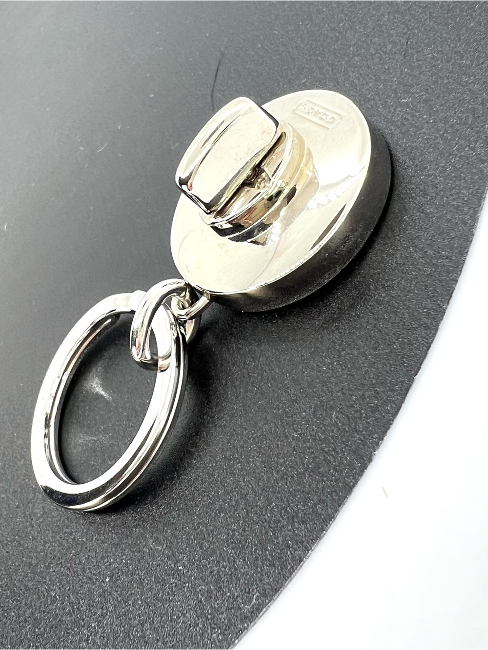 Vintage Coach Turnlock Valet Keychain Silver Tone Bag Charm Authentic - Picture 7 of 13